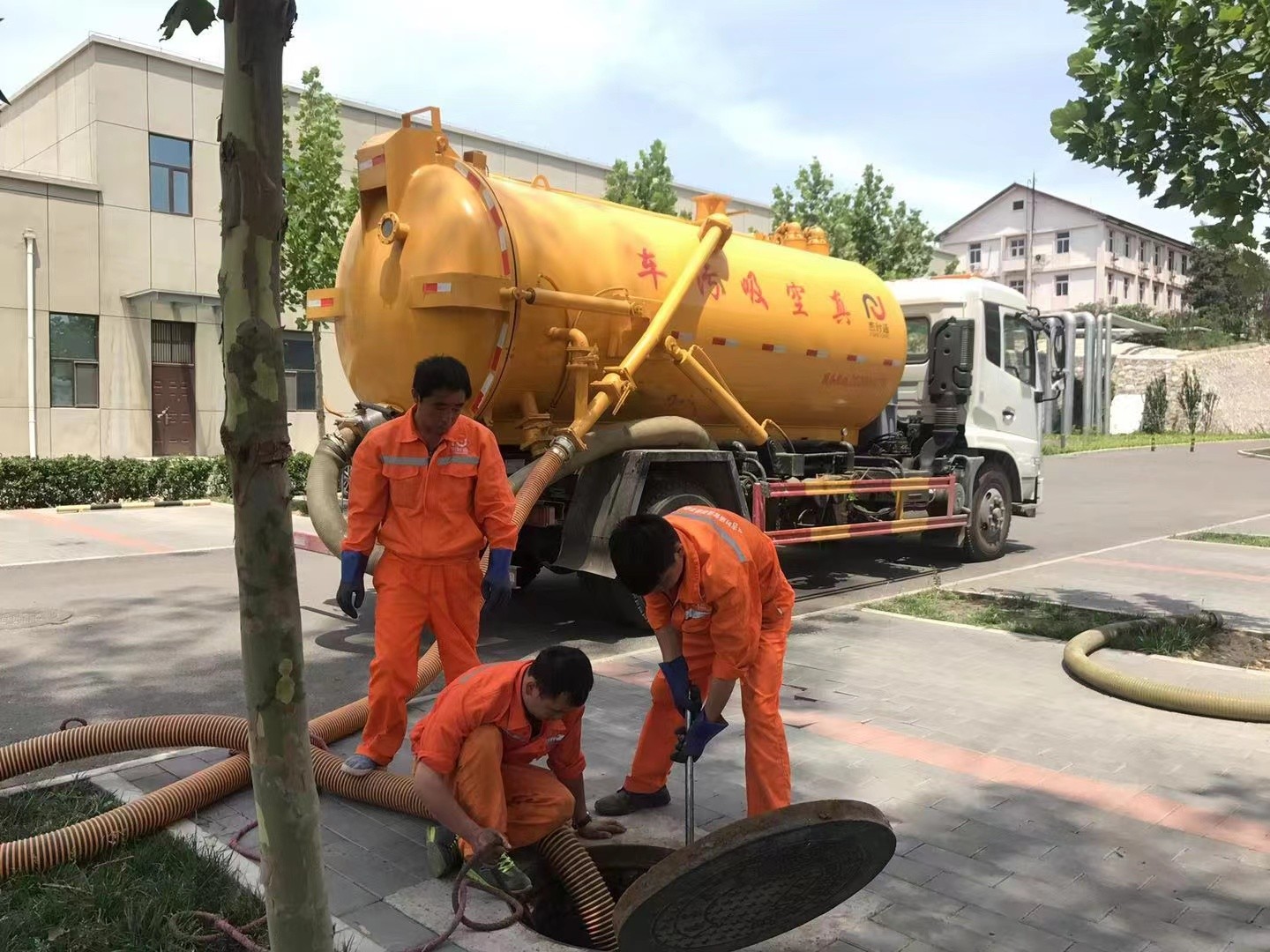彭阳化粪池清理与5-8吨吸粪车施工效率分析